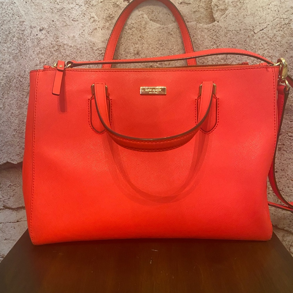 Kate Spade Coral 2 Zipper Large Bag